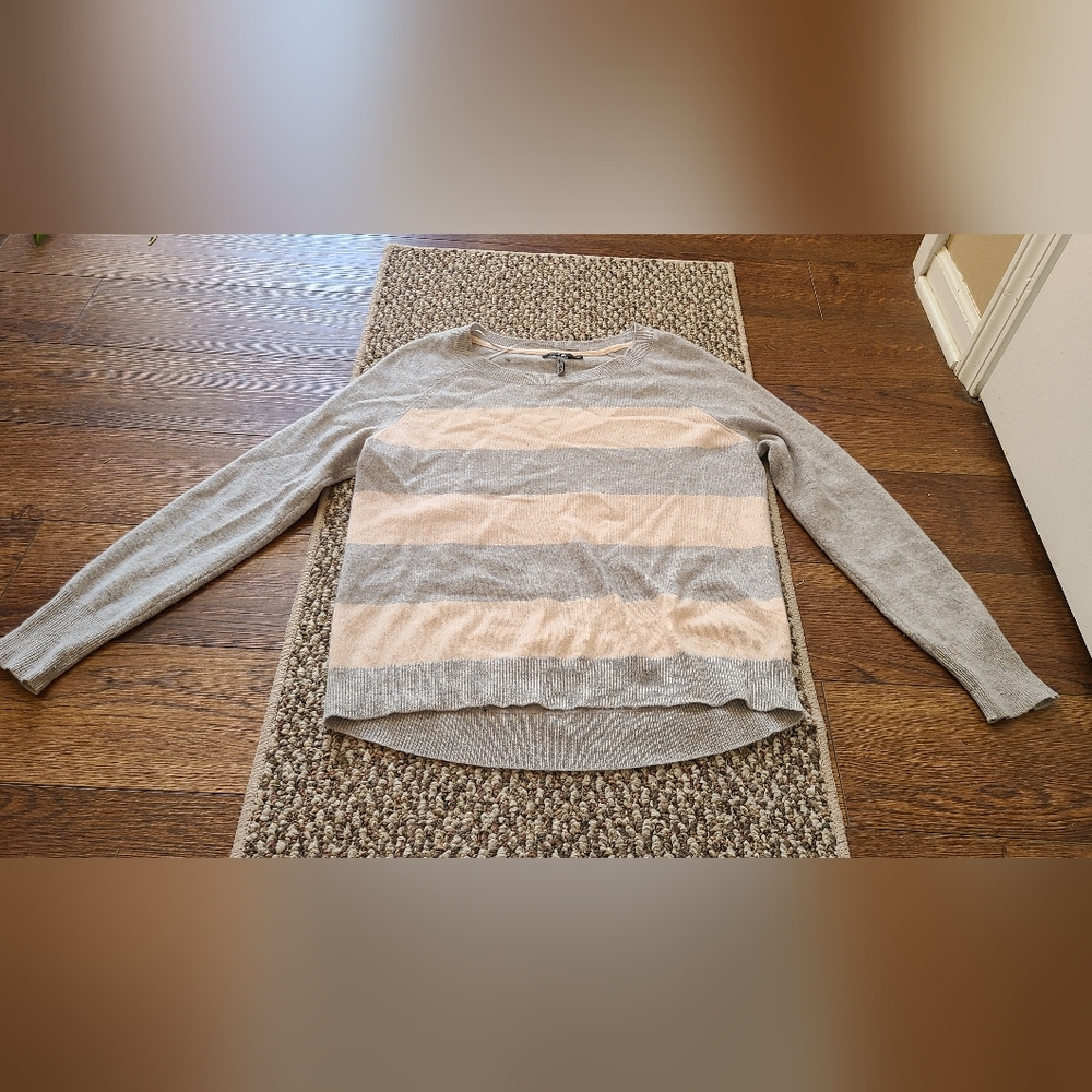Apt. 9 S Cashmere Gray and Peach Sweater